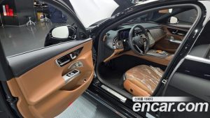 Mercedes-Benz E-Class E300 4MATIC Exclusive 2024 года из Южной Кореи