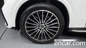 Mercedes-Benz GLC-Class GLC300 4MATIC AMG Line 2025 года из Южной Кореи