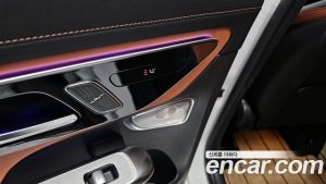 Mercedes-Benz GLC-Class GLC300 4MATIC AMG Line 2025 года из Южной Кореи