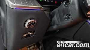 Mercedes-Benz GLC-Class GLC300 4MATIC AMG Line 2025 года из Южной Кореи