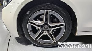 Mercedes-Benz E-Class E250 AMG Line 2023 года из Южной Кореи