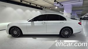 Mercedes-Benz E-Class E350 4MATIC AMG Line 2023 года из Южной Кореи