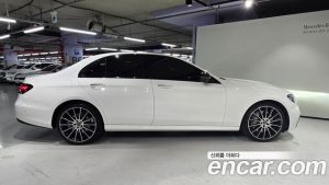 Mercedes-Benz E-Class E350 4MATIC AMG Line 2023 года из Южной Кореи