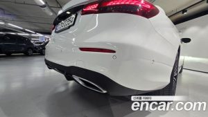 Mercedes-Benz E-Class E350 4MATIC AMG Line 2023 года из Южной Кореи