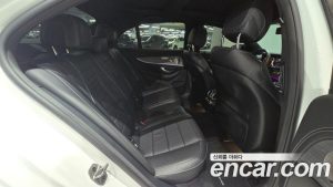 Mercedes-Benz E-Class E350 4MATIC AMG Line 2023 года из Южной Кореи
