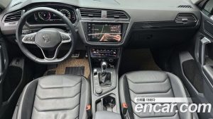 Volkswagen Tiguan 2.0 TDI 4 Prestige 2023 года из Южной Кореи