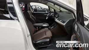 BMW 2-Series 218d Luxury 2024 года из Южной Кореи