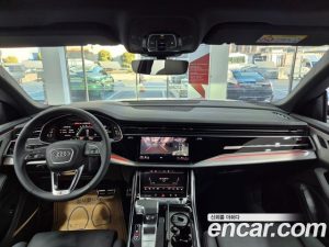 Audi Q8 55 TFSI 4WD Premium 2025 года из Южной Кореи