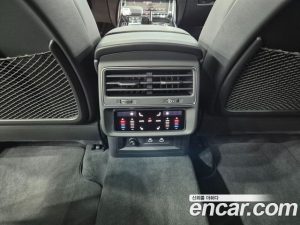 Audi Q8 55 TFSI 4WD Premium 2025 года из Южной Кореи