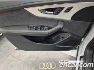 Audi Q8 55 TFSI 4WD Premium 2025 года из Южной Кореи