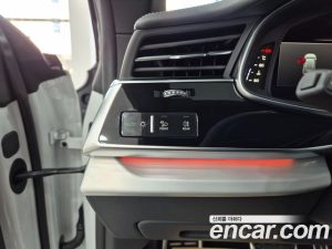 Audi Q8 55 TFSI 4WD Premium 2025 года из Южной Кореи