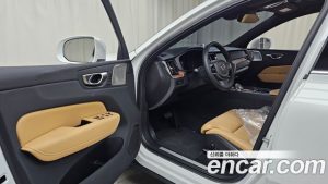 Volvo XC60 B5 ULTIMATE Bright 2024 года из Южной Кореи