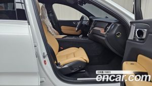 Volvo XC60 B5 ULTIMATE Bright 2024 года из Южной Кореи