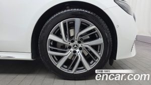 Mercedes-Benz E-Class E220d 4MATIC Exclusive 2025 года из Южной Кореи