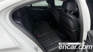 BMW 5-Series 520i M Sport 2023 года из Южной Кореи