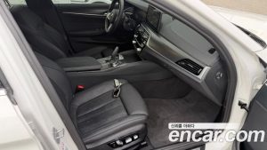 BMW 5-Series 520i M Sport 2023 года из Южной Кореи