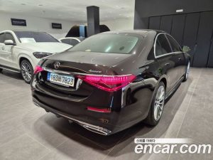 Mercedes-Benz S-Class S400 d 4MATIC 2023 года из Южной Кореи