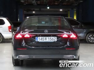 Mercedes-Benz E-Class E300 4MATIC Exclusive 2025 года из Южной Кореи