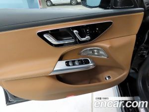 Mercedes-Benz E-Class E300 4MATIC Exclusive 2025 года из Южной Кореи