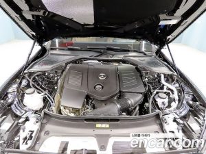 Mercedes-Benz E-Class E300 4MATIC Exclusive 2025 года из Южной Кореи