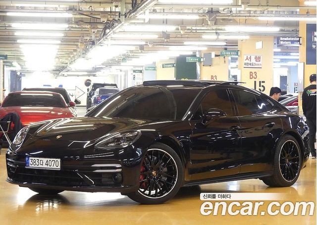 Porsche Panamera 4.0 GTS 2022 года из Кореи
