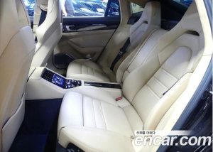 Porsche Panamera 4.0 GTS 2022 года из Южной Кореи