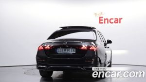 Mercedes-Benz E-Class E300 4MATIC AMG Line 2024 года из Южной Кореи