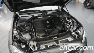 Mercedes-Benz E-Class E300 4MATIC AMG Line 2024 года из Южной Кореи