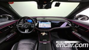 Mercedes-Benz E-Class E300 4MATIC AMG Line 2024 года из Южной Кореи