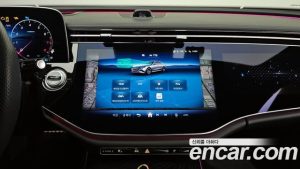 Mercedes-Benz E-Class E300 4MATIC AMG Line 2024 года из Южной Кореи