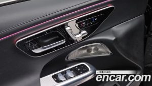 Mercedes-Benz E-Class E300 4MATIC AMG Line 2024 года из Южной Кореи