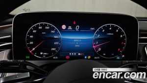 Mercedes-Benz E-Class E300 4MATIC Exclusive 2024 года из Южной Кореи