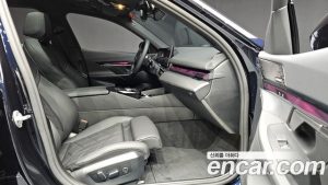 BMW 5-Series 523d xDrive M Sport 2025 года из Южной Кореи