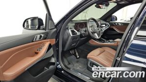 BMW X5 xDrive 50e M Sport 2025 года из Южной Кореи