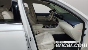 Genesis GV70 e-AWD 2025 года из Южной Кореи