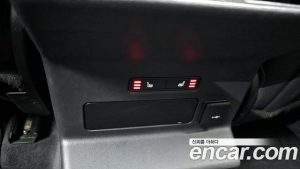 Land Rover Range Rover Velar 2.0 P250 R-Dynamic SE 2023 года из Южной Кореи