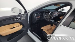 Volvo XC60 B5 Ultra Bright 2025 года из Южной Кореи