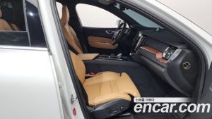 Volvo XC60 B5 Ultra Bright 2025 года из Южной Кореи
