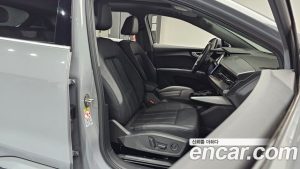 Audi Q4 e-tron 40 Premium 2023 года из Южной Кореи