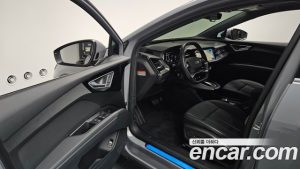 Audi Q4 e-tron 40 Premium 2023 года из Южной Кореи