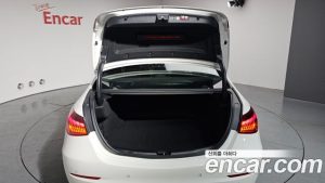 Mercedes-Benz C-Class C200 Avantgarde 2025 года из Южной Кореи