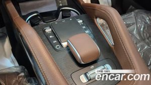 Mercedes-Benz GLE-Class GLE300d 4MATIC 2025 года из Южной Кореи