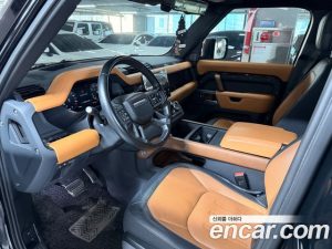 Land Rover Defender 110 P400 X 2023 года из Южной Кореи