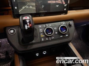 Land Rover Defender 110 P400 X 2023 года из Южной Кореи