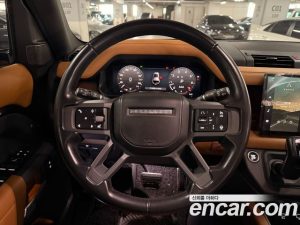 Land Rover Defender 110 P400 X 2023 года из Южной Кореи
