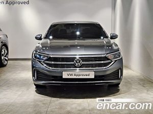 Volkswagen Jetta 1.5 TSI Premium 2023 года из Южной Кореи