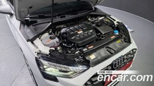 Audi A3 40 TFSI 2025 года из Южной Кореи