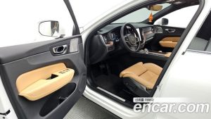 Volvo XC60 B5 Ultra Bright 2025 года из Южной Кореи