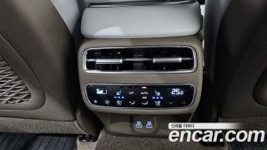 Genesis GV70 2.5T Бензин 2WD 2025 года из Южной Кореи