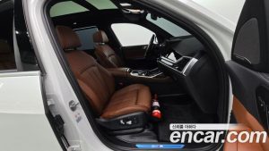 BMW X7 xDrive 40i M Sport 7-Seater 2024 года из Южной Кореи